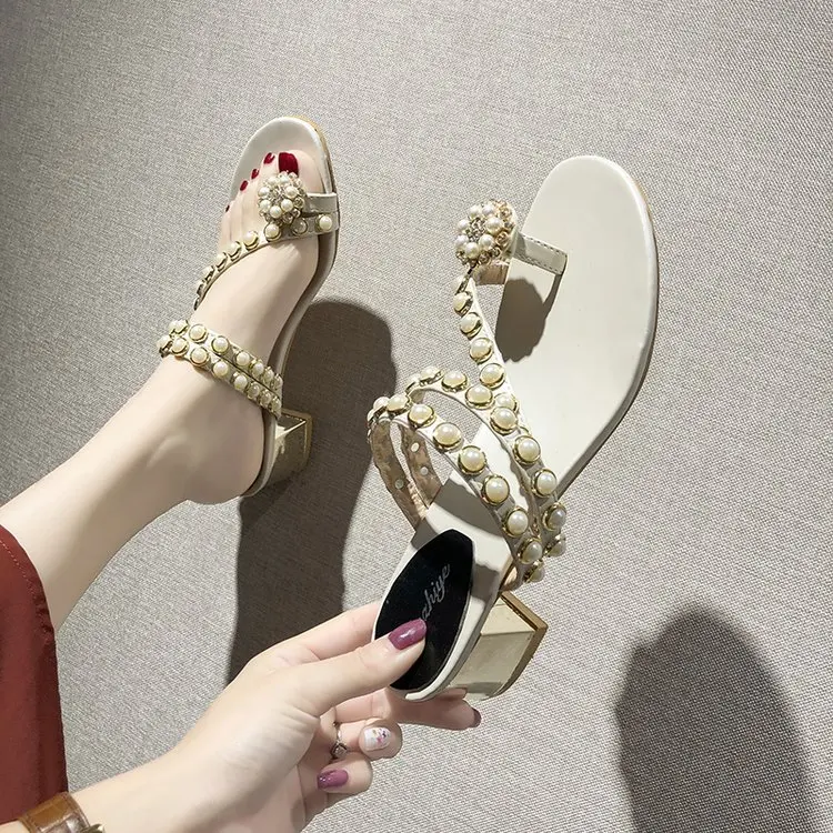 Liren 2019 Summer Fashion Casual Lady Slippers Outside String Bead Decoration Crystal Mid Square Heels Round Open Toe Lady Shoes
Liren 2019 Summer Fashion Casual Lady Slippers Outside String Bead Decoration Crystal Mid Square Heels Round Open Toe Lady Shoes