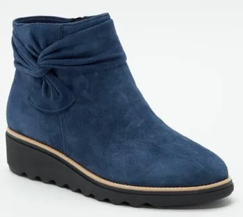 2021 Winter the new winter sloping heel bare boots suede round head spot suede flat heel artificial wool gray short barrel cotto
2021 Winter the new winter sloping heel bare boots suede round head spot suede flat heel artificial wool gray short barrel cotto