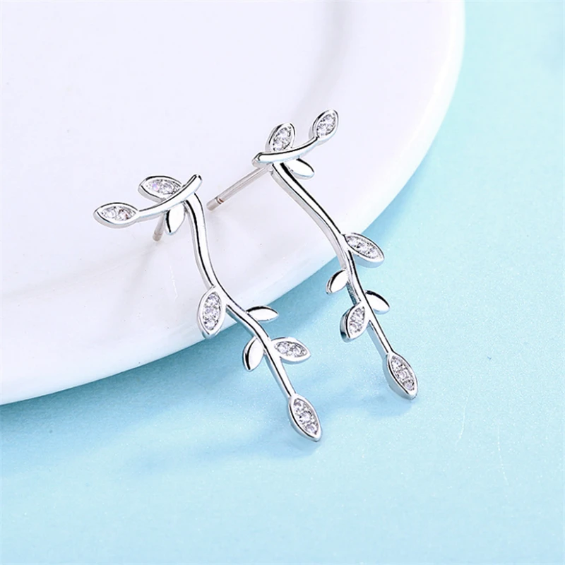 Korean Style Cute Long Leaves Cubic Zircon Stone 2019 Women's Earring 925 Sterling Silver Earings Summer Fashion Jewelry Brincos
Korean Style Cute Long Leaves Cubic Zircon Stone 2019 Women's Earring 925 Sterling Silver Earings Summer Fashion Jewelry Brincos