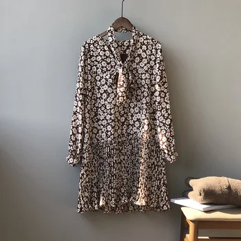 Womens Pleated Dress Spring 2020 Female New Style Casual Korean Knee-Length Long Sleeve Lace Up Chiffon Floral Dress Woman 
Womens Pleated Dress Spring 2020 Female New Style Casual Korean Knee-Length Long Sleeve Lace Up Chiffon Floral Dress Woman