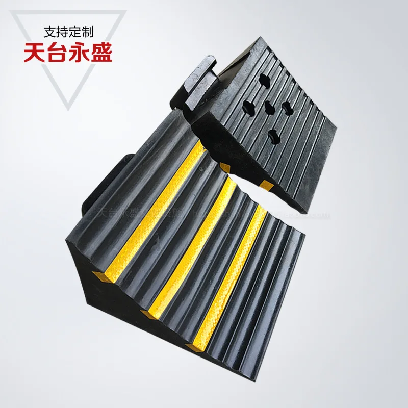 Manufacturers Direct Selling Rubber Kick up Block Wooden Triangle Solid Large Truck Slipping Stopper Portable Car Pillow Wood Pa
Manufacturers Direct Selling Rubber Kick up Block Wooden Triangle Solid Large Truck Slipping Stopper Portable Car Pillow Wood Pa