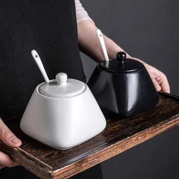 Chinese Solid Color Matte Glaze Ceramic Spice Jar with Lid and Spoon Porcelain Spice Container Seasoning Box Salt Shaker H256
Chinese Solid Color Matte Glaze Ceramic Spice Jar with Lid and Spoon Porcelain Spice Container Seasoning Box Salt Shaker H256