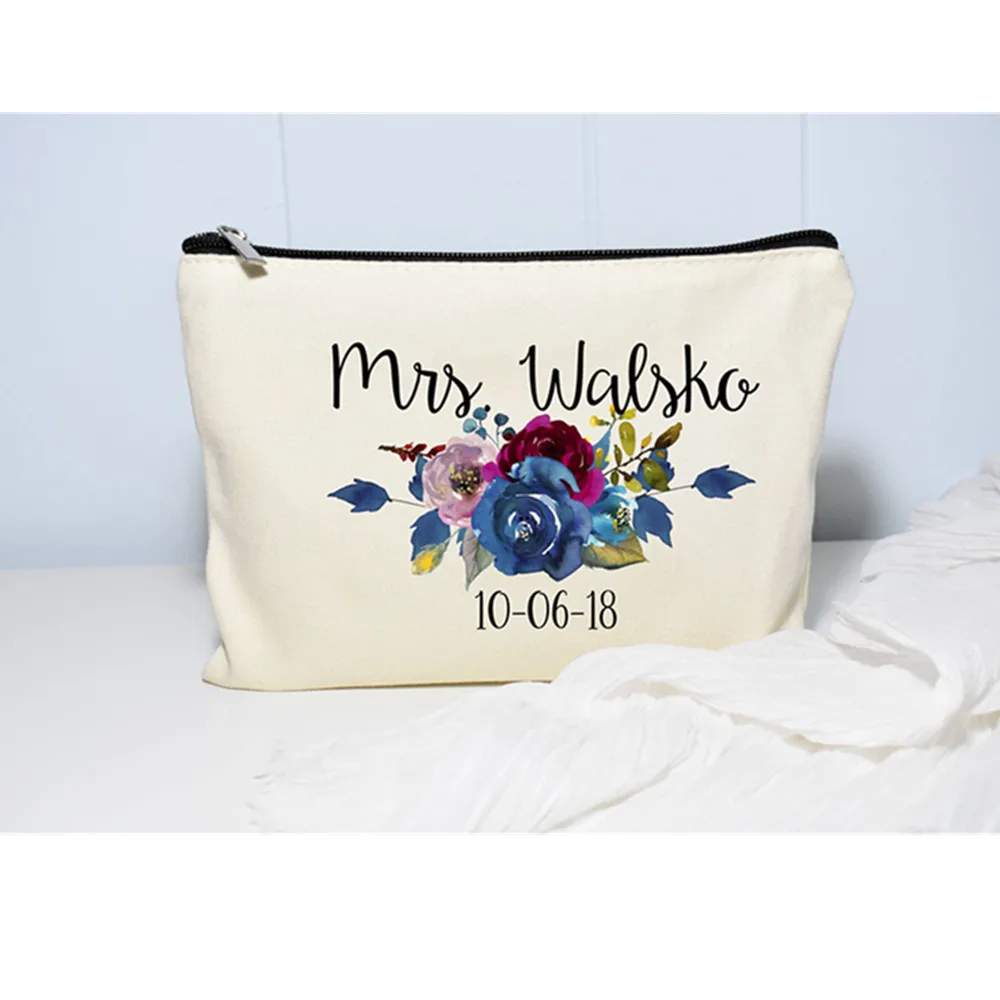 Bridesmaid proposal gift custom floral team bride to be make up bags Cosmetic bag wedding bridal Bachelorette Party decoration
Bridesmaid proposal gift custom floral team bride to be make up bags Cosmetic bag wedding bridal Bachelorette Party decoration