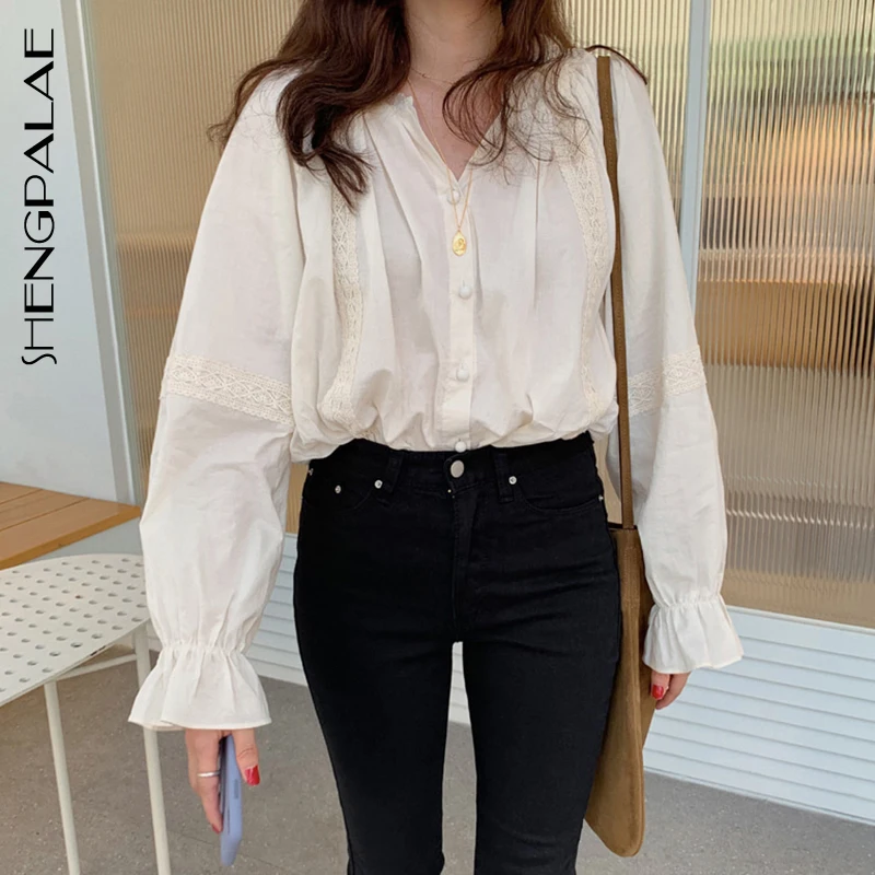 SHENGPALAE Autumn Winter 2019 Patchwork Flare Sleeve Lace V-neck Solid Elegant Shirt Women Korea Style Temperament Blouse FS945
SHENGPALAE Autumn Winter 2019 Patchwork Flare Sleeve Lace V-neck Solid Elegant Shirt Women Korea Style Temperament Blouse FS945