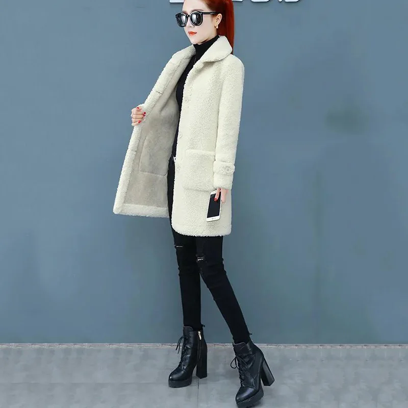 

2021 New woolen coat women's autumn thickened mid-length lamb fur coat winter