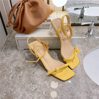 2020 sandals with medium heel transparent fairy style all-match thick heel women's shoes
2020 sandals with medium heel transparent fairy style all-match thick heel women's shoes