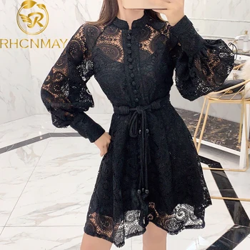 2020 Summer New Runway High Quality Black Lace Dress Women Lantern Sleeve Single-breasted Floral Stand Collar Hollow Out Dress
2020 Summer New Runway High Quality Black Lace Dress Women Lantern Sleeve Single-breasted Floral Stand Collar Hollow Out Dress