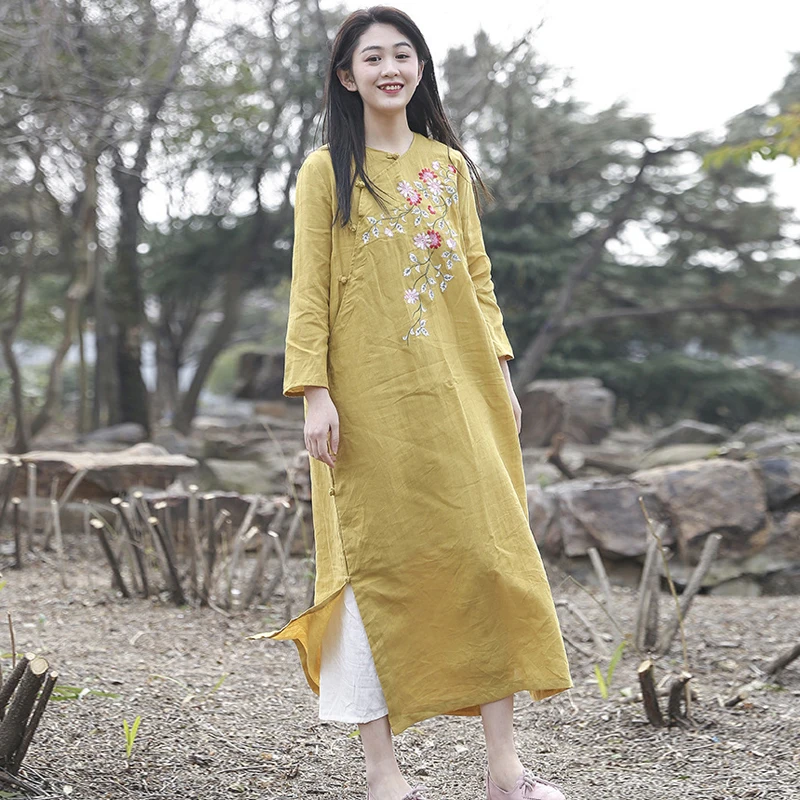 Johnature New Fashion Embroidered Cheongsam Cotton Linen Slit Dresses 2019 Autumn Vintage Loose V-neck Long Sleeve Women Dress 
Johnature New Fashion Embroidered Cheongsam Cotton Linen Slit Dresses 2019 Autumn Vintage Loose V-neck Long Sleeve Women Dress