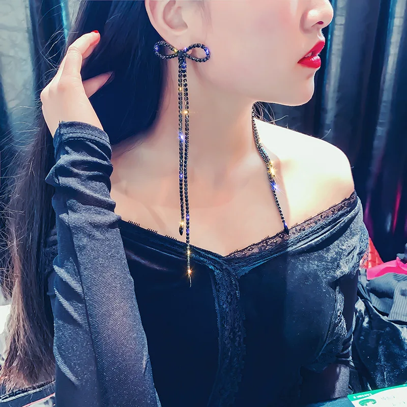 Long Tassel Crystal Drop Earring for Women Bijoux Oversize Bowknot Rhinestone Dangle Earrings Statement Earrings Jewelry 
Long Tassel Crystal Drop Earring for Women Bijoux Oversize Bowknot Rhinestone Dangle Earrings Statement Earrings Jewelry