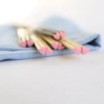 1 Pair Japanese-style Lover Chopsticks Durable Eco-friendly Natural Wood Chopsticks Nice Gift Kitchen Tableware
1 Pair Japanese-style Lover Chopsticks Durable Eco-friendly Natural Wood Chopsticks Nice Gift Kitchen Tableware