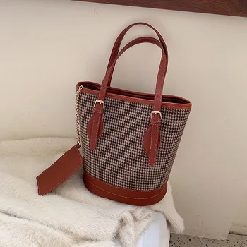 Brand design women shoulder bag Large capacity hit color bucket Handbags Quality PU leather Women's Totes Shopping Bag bolsa 
Brand design women shoulder bag Large capacity hit color bucket Handbags Quality PU leather Women's Totes Shopping Bag bolsa