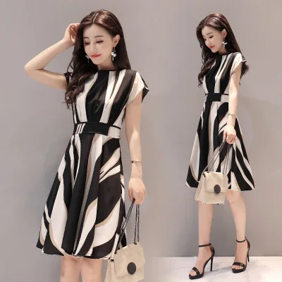 955 Medium-length Dress Short Sleeve Striped Dress Summer New Style WOMEN'S Dress Slim Fit Elegant Big Hemline Floral A- line
955 Medium-length Dress Short Sleeve Striped Dress Summer New Style WOMEN'S Dress Slim Fit Elegant Big Hemline Floral A- line