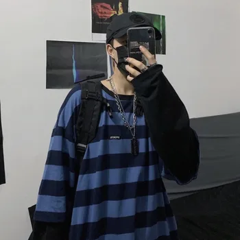 Men's long-sleeved T-shirt 2020 spring and summer new retro striped loose T-shirt youth personality fashion men's clothing
Men's long-sleeved T-shirt 2020 spring and summer new retro striped loose T-shirt youth personality fashion men's clothing