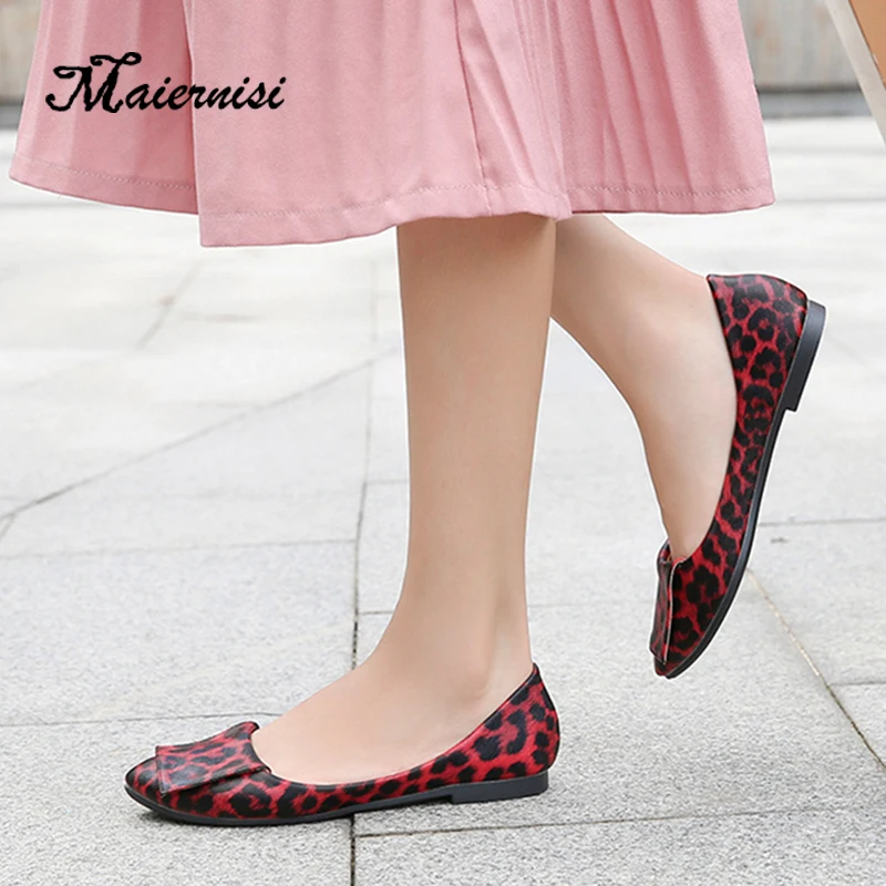 MAIERNISI Spring Autumn Woman Flats Pointed Toe Slip on Flat Shoes ladies Ballet Flats Boat Shoes fashion Plus size 36-42 43 46
MAIERNISI Spring Autumn Woman Flats Pointed Toe Slip on Flat Shoes ladies Ballet Flats Boat Shoes fashion Plus size 36-42 43 46