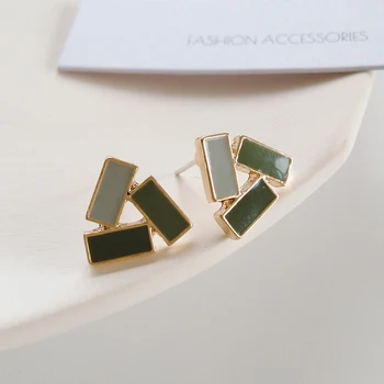 S925 needle Stud Earrings Spring Summer Style Delicate Green Enamel Small Earrings For Female Jewelry Girl Student Gifts New
S925 needle Stud Earrings Spring Summer Style Delicate Green Enamel Small Earrings For Female Jewelry Girl Student Gifts New