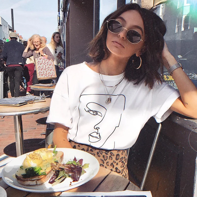face abstract simple Women t shirt Loose plus size Casual women's fashion tees Art casual Vintage Ulzzang ins Harajuku T-shirt
face abstract simple Women t shirt Loose plus size Casual women's fashion tees Art casual Vintage Ulzzang ins Harajuku T-shirt