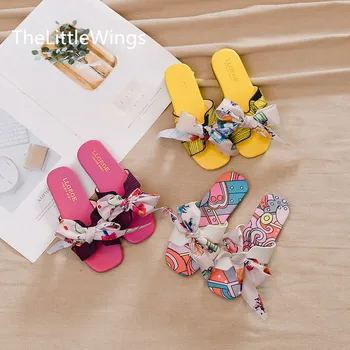 Children's slippers girl summer anti-skid bow flip flops cute beach sandals 4-15 years old home slippers
Children's slippers girl summer anti-skid bow flip flops cute beach sandals 4-15 years old home slippers