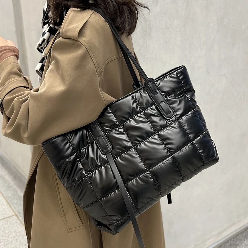 Designer Large Capacity Women Nylon Handbags High Quality Ladies Shoulder Messenger Bags Fashion Female Casual Tote Travel Bag
Designer Large Capacity Women Nylon Handbags High Quality Ladies Shoulder Messenger Bags Fashion Female Casual Tote Travel Bag