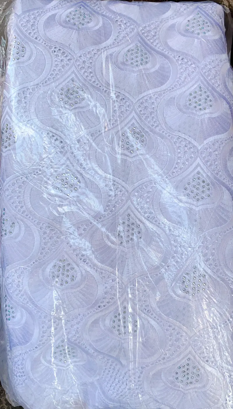 High Quality 100% Cotton Embroidery White Lace Fabric Swiss Voile Lace In Switzerland 2020 New Design African Dry cotton lace
High Quality 100% Cotton Embroidery White Lace Fabric Swiss Voile Lace In Switzerland 2020 New Design African Dry cotton lace