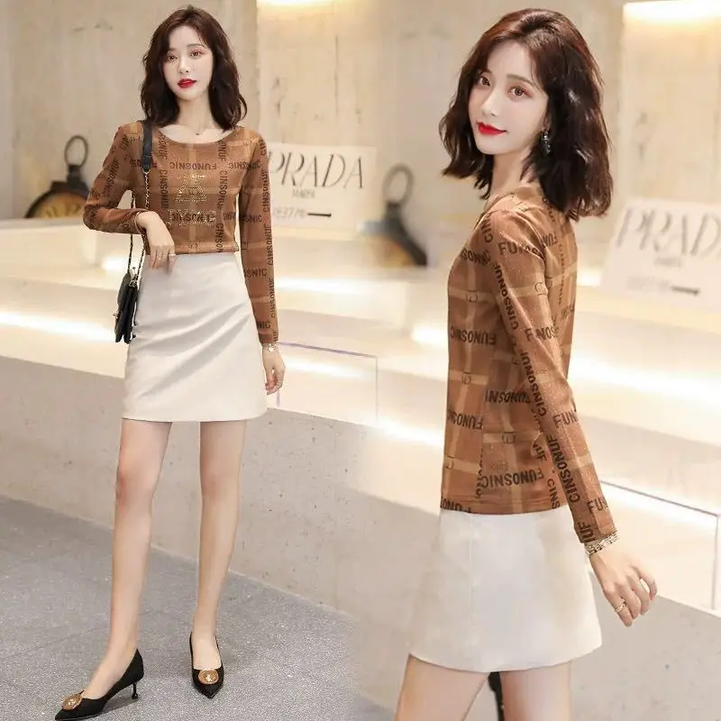 2021 Autumn and Winter Fashion New Ladies Plaid Round Neck Pullover Hot Drilling Long-sleeved T-shirt Bottoming Shirt Top Gothic
2021 Autumn and Winter Fashion New Ladies Plaid Round Neck Pullover Hot Drilling Long-sleeved T-shirt Bottoming Shirt Top Gothic