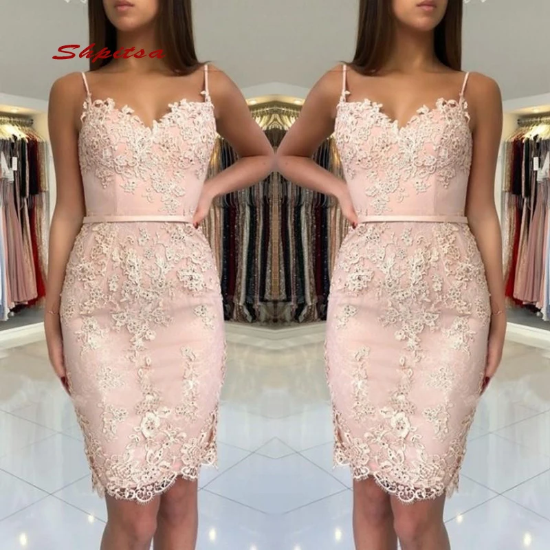 Short Lace Cocktail Dresses Party Graduation Women Homecoming Prom Plus Size Coctail Mini Semi Formal Dresses 
Short Lace Cocktail Dresses Party Graduation Women Homecoming Prom Plus Size Coctail Mini Semi Formal Dresses