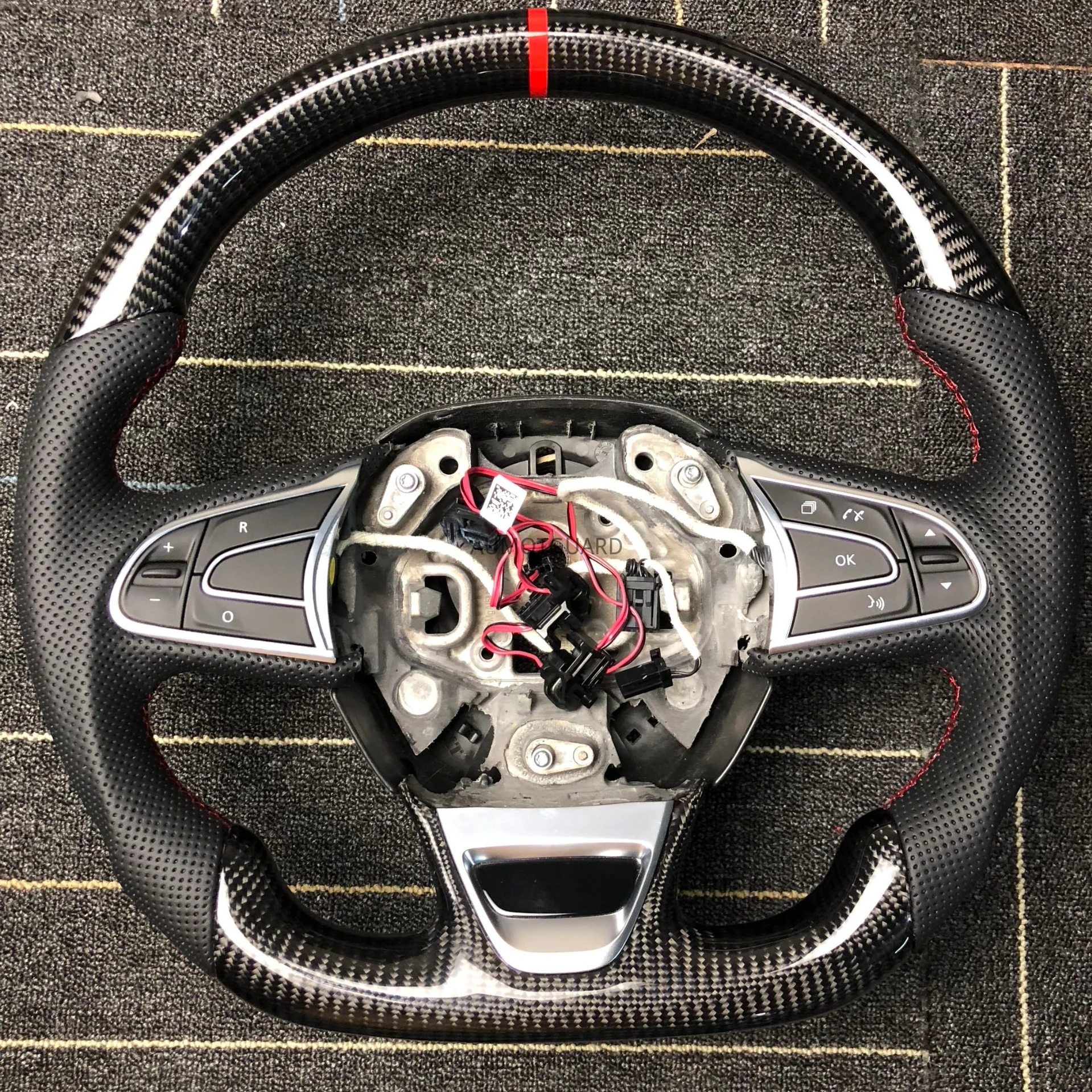 Customized Carbon Fiber Steering Wheel For Renault Talisman Captur Espace Clio Megane Koleos SM6 Samsung
Customized Carbon Fiber Steering Wheel For Renault Talisman Captur Espace Clio Megane Koleos SM6 Samsung