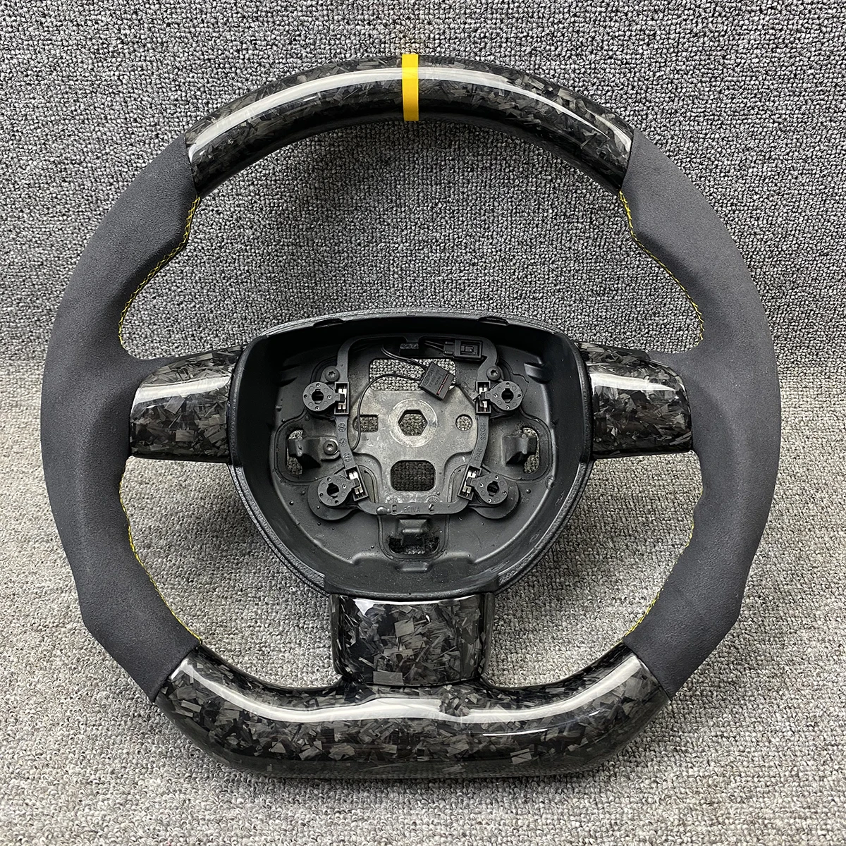Cuatomized Forged Carbon Fiber Sports Steering Wheel Alcantara Leather Replacement For Ford Focus 2013-2014
Cuatomized Forged Carbon Fiber Sports Steering Wheel Alcantara Leather Replacement For Ford Focus 2013-2014