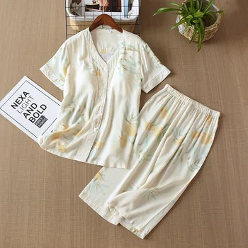 Women's Pajama Suit with Chest Pad Thin Cotton Short-sleeved V-neck Button Tops Cropped Pants Casual Home Wear Sleepwear Set 
Women's Pajama Suit with Chest Pad Thin Cotton Short-sleeved V-neck Button Tops Cropped Pants Casual Home Wear Sleepwear Set