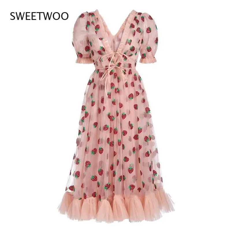 2021 Strawberry Dress Women Fashion Deep V Puff Sleeve Sweet Voile Mesh Sequins Embroidery French Party Dresses 4XL 5XL
2021 Strawberry Dress Women Fashion Deep V Puff Sleeve Sweet Voile Mesh Sequins Embroidery French Party Dresses 4XL 5XL