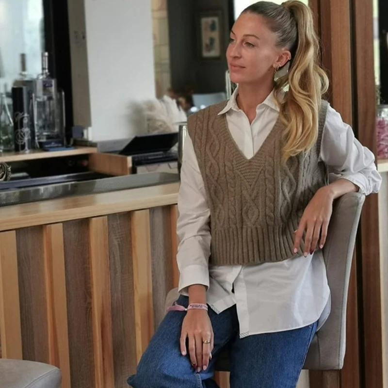 Foridol Solid Fashion Knitted Sweater Vest Tops Jumper Mujer Pull Female Women Pullover Sweater Autumn Winter England Stylish
Foridol Solid Fashion Knitted Sweater Vest Tops Jumper Mujer Pull Female Women Pullover Sweater Autumn Winter England Stylish