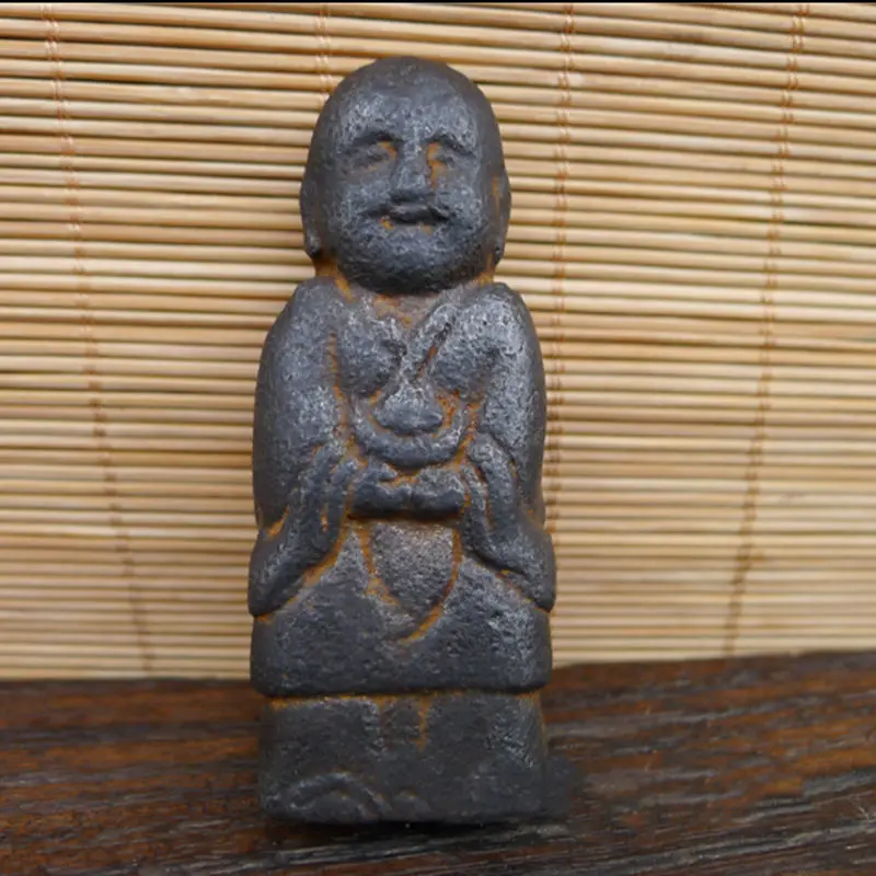 

2.8" China Rare Antique Handmade Old Iron Qing Dynasty Little Iron Man Statue Desk Decoration Statues et Sculptures Figurines