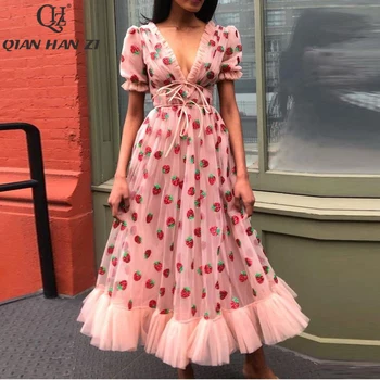Qian Han Zi 2020 Fashion Runway long Summer dress Women Puff Sleeve Mesh Love Print V-Neck Princess Party maxi Dress
Qian Han Zi 2020 Fashion Runway long Summer dress Women Puff Sleeve Mesh Love Print V-Neck Princess Party maxi Dress
