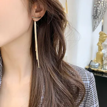 Exaggerated Curved Long Tassel Drop Earrings for Women Metal Chain Dangle Earrings Fashion Earrings Party Jewelry 
Exaggerated Curved Long Tassel Drop Earrings for Women Metal Chain Dangle Earrings Fashion Earrings Party Jewelry