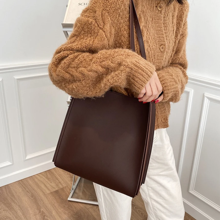 Vintage Large Capacity Shoulder Bag Designer Hand Bags Women 2021 PU Leather Classic Branded Bucket Bag Travel Big Handbags 
Vintage Large Capacity Shoulder Bag Designer Hand Bags Women 2021 PU Leather Classic Branded Bucket Bag Travel Big Handbags