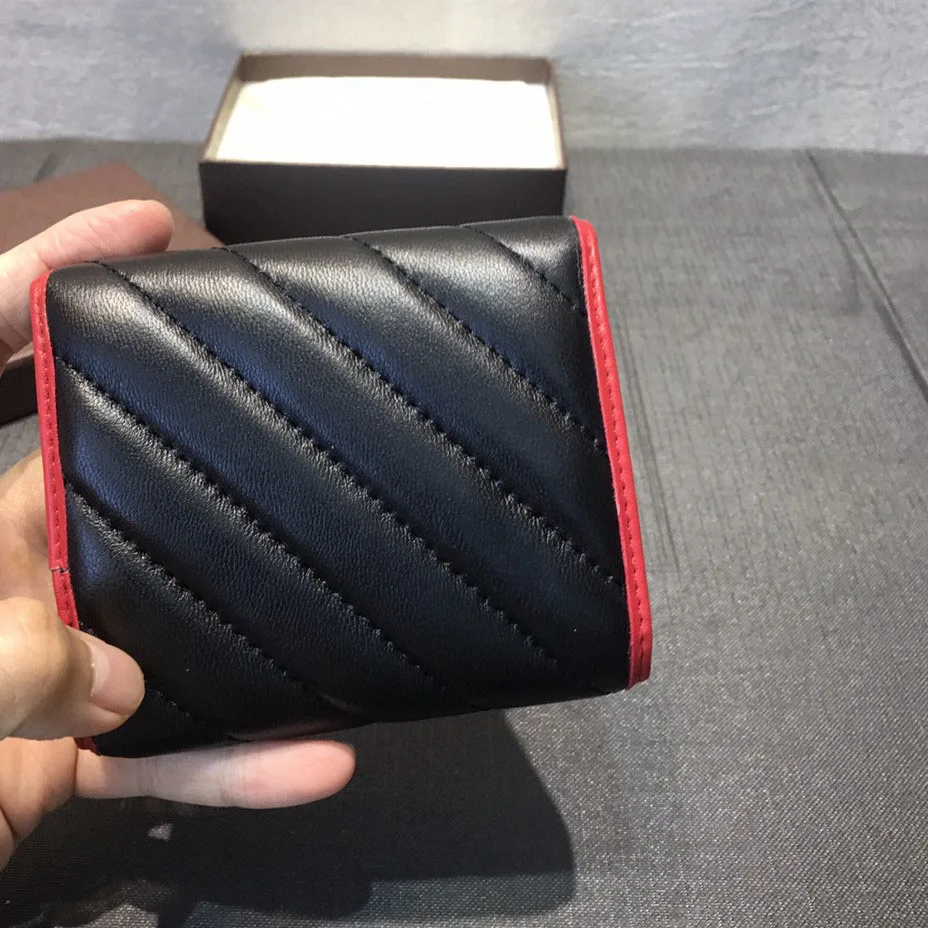2020 new luxury brand GG stitching color stripes folding ladies square leather wallet card case 
2020 new luxury brand GG stitching color stripes folding ladies square leather wallet card case