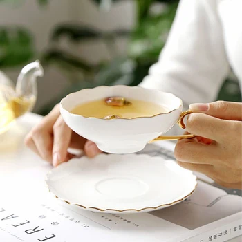 Coffee Tea Ceramic European Style New Cup Golden Birthday Gift High Temperature Resistant Environmental Protection Home Office
Coffee Tea Ceramic European Style New Cup Golden Birthday Gift High Temperature Resistant Environmental Protection Home Office