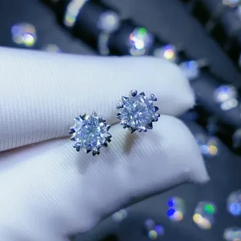 Geoki Passed Diamond Test 0.5 ct Moissanite Snowflake Stud Earrings 925 Sterling Silver Perfect Cut White Gems Earrings for Girl
Geoki Passed Diamond Test 0.5 ct Moissanite Snowflake Stud Earrings 925 Sterling Silver Perfect Cut White Gems Earrings for Girl