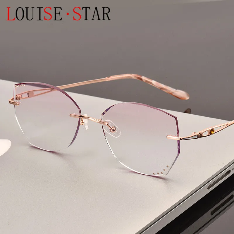 LOUISE STAR New Small Red Book Recommended Diamond-Studded Pure Titanium Ultra-Light Cat Eye Optical Mirror Diamond
LOUISE STAR New Small Red Book Recommended Diamond-Studded Pure Titanium Ultra-Light Cat Eye Optical Mirror Diamond