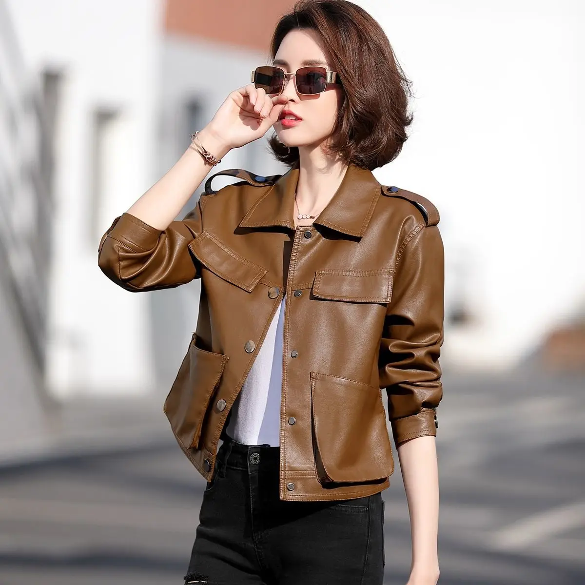 Short Leather Jacket Women 2023 Spring And Autumn New Big Pocket Polo Collar Motorcycle Leather Jacket Women Clothing
Short Leather Jacket Women 2023 Spring And Autumn New Big Pocket Polo Collar Motorcycle Leather Jacket Women Clothing