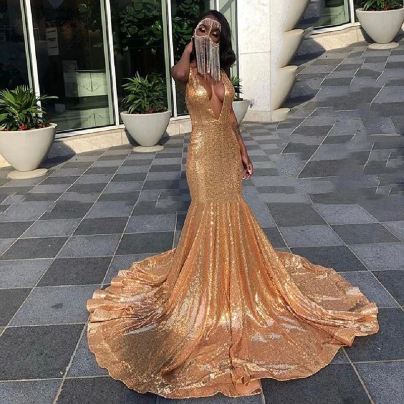 2020 New Arrivals Mermaid Prom Dresses Deep V-neck Backless Gold Sequined Long Prom Gowns Plus Size Custom Make Plus Size
2020 New Arrivals Mermaid Prom Dresses Deep V-neck Backless Gold Sequined Long Prom Gowns Plus Size Custom Make Plus Size