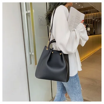 Fashion Round Handle Women Handbags Designer Chain Female Shoulder Crossbody Bags Large Tote Casaul Buckets Bag Pu Leather Purse
Fashion Round Handle Women Handbags Designer Chain Female Shoulder Crossbody Bags Large Tote Casaul Buckets Bag Pu Leather Purse