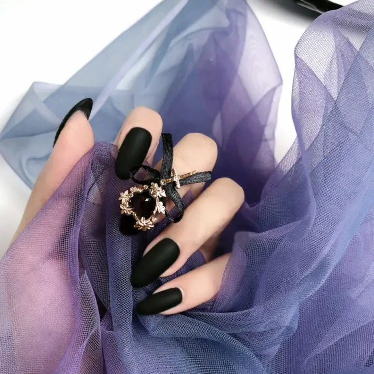 24pcs / Box Black Punk Fake Nails with Designs Dark Gold Bowknot Manicure Artificial Full Cover Nails Fake Finger Nail Tips
24pcs / Box Black Punk Fake Nails with Designs Dark Gold Bowknot Manicure Artificial Full Cover Nails Fake Finger Nail Tips