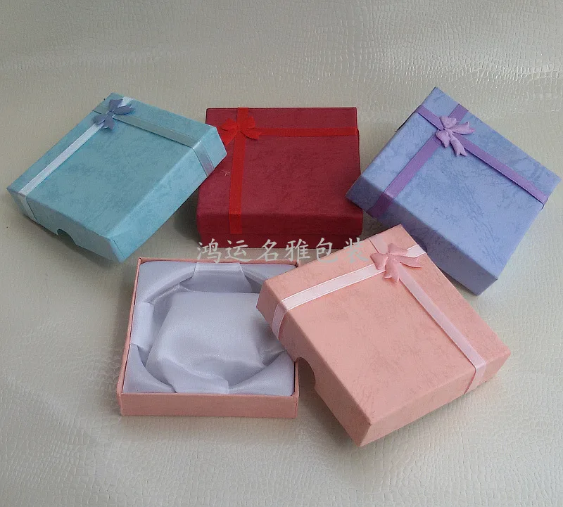 Tiandigai Cardboard Box Sticky Cross Ribbon Bow Flower Bracelet Box Jewlery Box xiao shi pin he Bracelet Box
Tiandigai Cardboard Box Sticky Cross Ribbon Bow Flower Bracelet Box Jewlery Box xiao shi pin he Bracelet Box