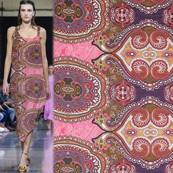 Red bottom pure silk fabric silk Jianhong crepe fabric 13momme fashion totem print,SJHC062 
Red bottom pure silk fabric silk Jianhong crepe fabric 13momme fashion totem print,SJHC062