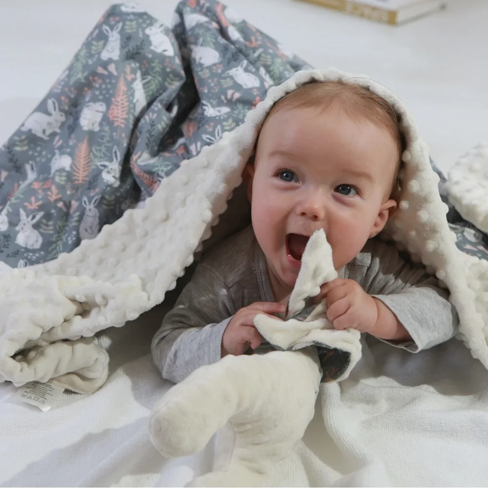 78*95cm Baby Blanket 2 Layer Cotton Fleece Bedding Blanket Baby Quilt Newborn Stroller Pram Cover Rabbit Rattle Shower Gift
78*95cm Baby Blanket 2 Layer Cotton Fleece Bedding Blanket Baby Quilt Newborn Stroller Pram Cover Rabbit Rattle Shower Gift