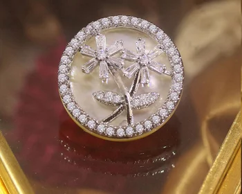 Water drill button jacket, overcoat, suit jacket, zircon crystal button, shell mother shell decorative button
Water drill button jacket, overcoat, suit jacket, zircon crystal button, shell mother shell decorative button