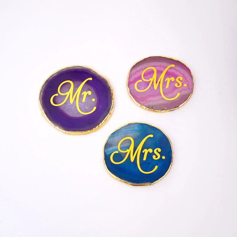 1 Pc Crystal Coaster with Mr&Mrs PVC Stickers Natural Stone Gilded Edge Agate Quartz Crystal Table Ornament
1 Pc Crystal Coaster with Mr&Mrs PVC Stickers Natural Stone Gilded Edge Agate Quartz Crystal Table Ornament