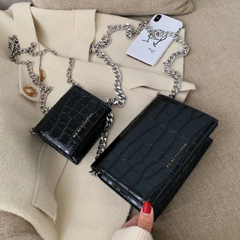 Fashion stone pattern square chain with shoulder bag width 18.5cm height 13.5cm thickness 7cm
Fashion stone pattern square chain with shoulder bag width 18.5cm height 13.5cm thickness 7cm