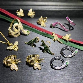 Exquisite inlaid gemstones, cute little bees, dinosaurs, snake-shaped sterling silver earrings, ear chain women's brand jewelry 
Exquisite inlaid gemstones, cute little bees, dinosaurs, snake-shaped sterling silver earrings, ear chain women's brand jewelry