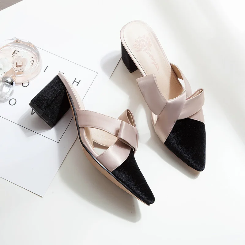 QWEDF Women Shoes Med Thin Heels Mules Pointed Toe Bowknot Slip On Women Slippers Female Black Summer new style sandal SE-24
QWEDF Women Shoes Med Thin Heels Mules Pointed Toe Bowknot Slip On Women Slippers Female Black Summer new style sandal SE-24